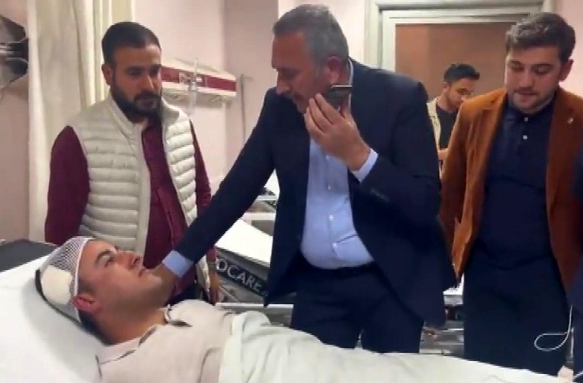 Gaziantepte Seçim Standı Kuran AK Partili Gençlere CHPli Gençler Saldırdı