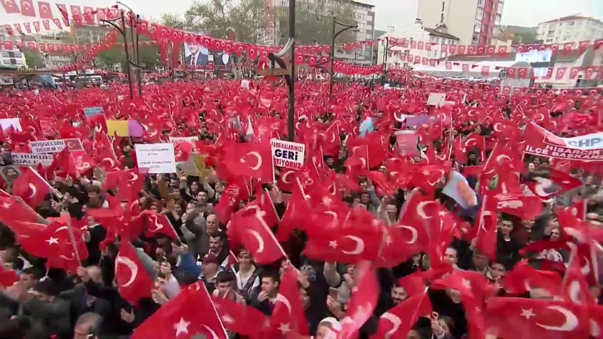 Cumhurbaşkanı Adayı Kılıçdaroğlu, Kütahya\'da: "Taş Atanlar Aslında Korkularından Atıyorlar. Yiğit Adamlar Taş Atmazlar"