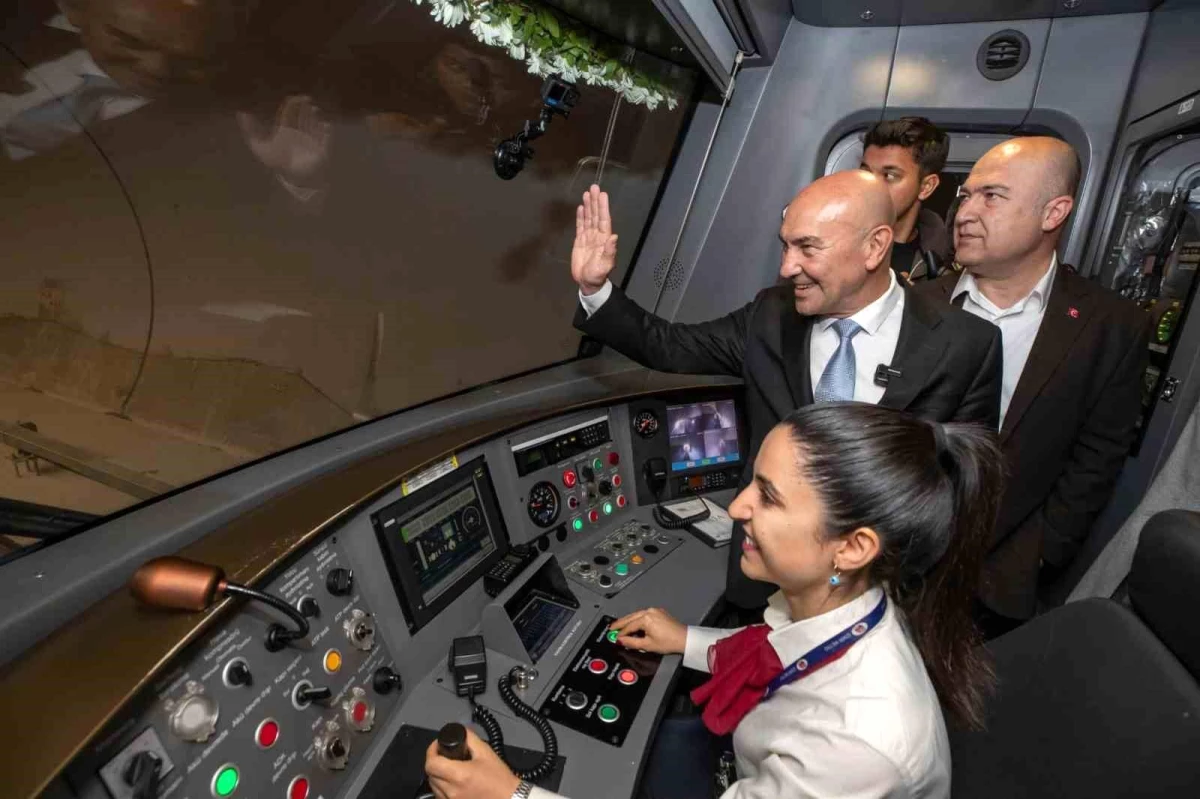 İzmir\'de Fahrettin Altay-Narlıdere metrosunun ilk yolculu test sürüşü gerçekleştirildi