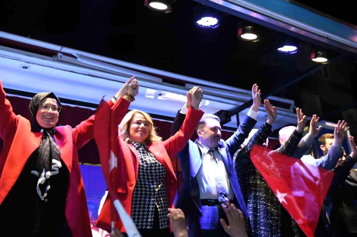 AK Parti Balıkesir İl Başkanlığı Gündoğan Mahallesinde Miting Düzenledi