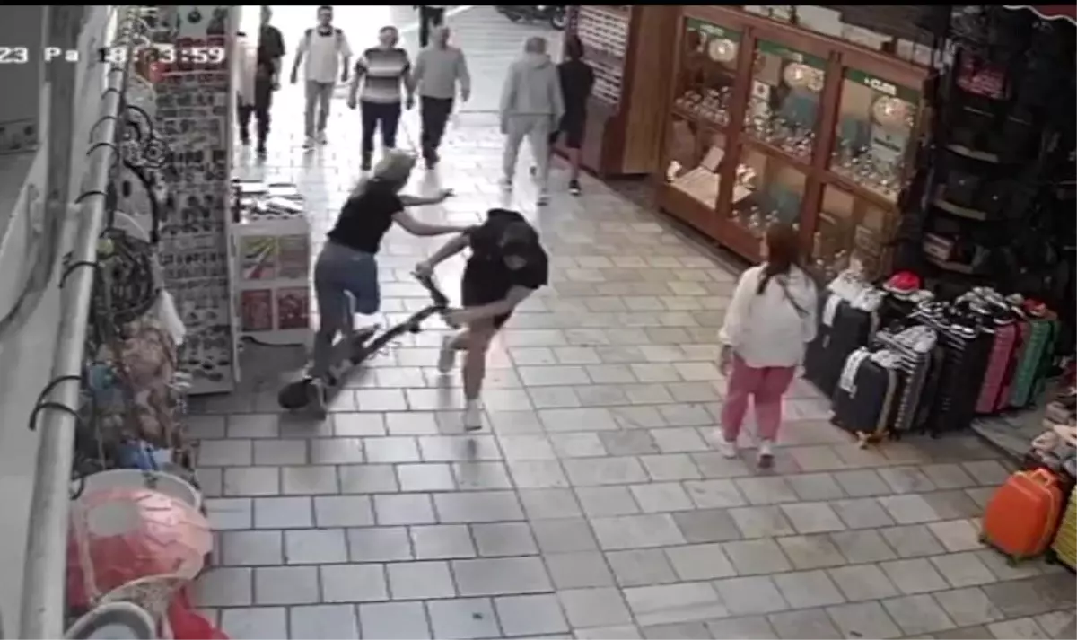 Elektrikli scooter çarptı, yaya yaralandı