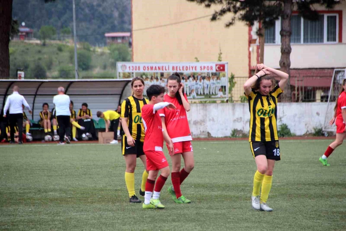 Bilecikspor, Edirne Karaağaç Arda\'yı 5-0 mağlup etti