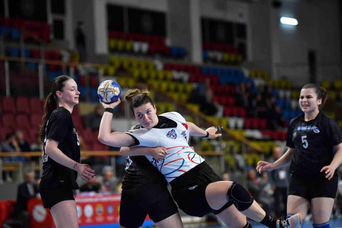 Konyaaltı Belediye SK Kadın Hentbol Takımı, EHF Kadınlar Avrupa Kupası\'nı kazandı