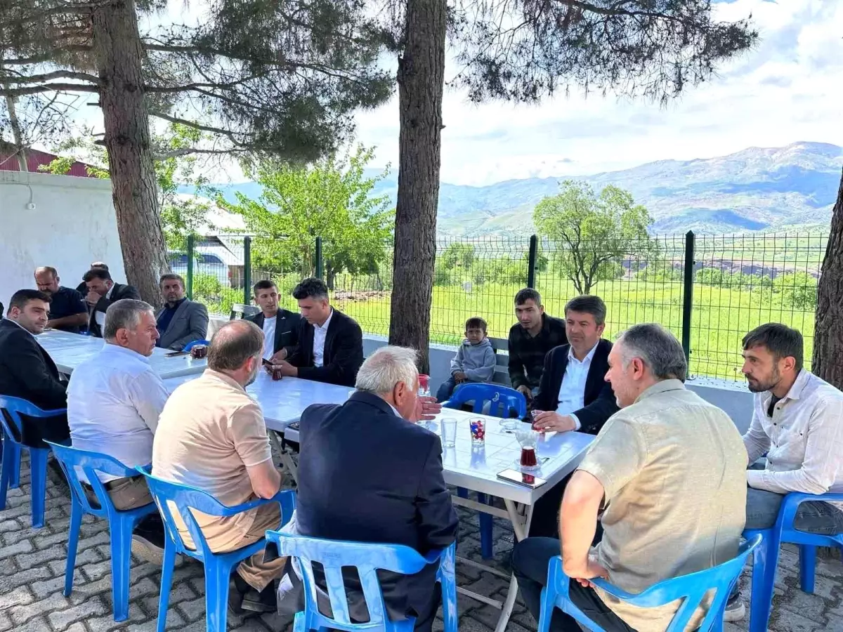 CHP Adıyaman Milletvekili Tutdere Gerger ilçesinde vatandaşlarla buluştu