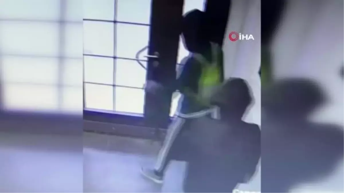 Sultangazide 22 su saati çalan hırsızlar kamerada