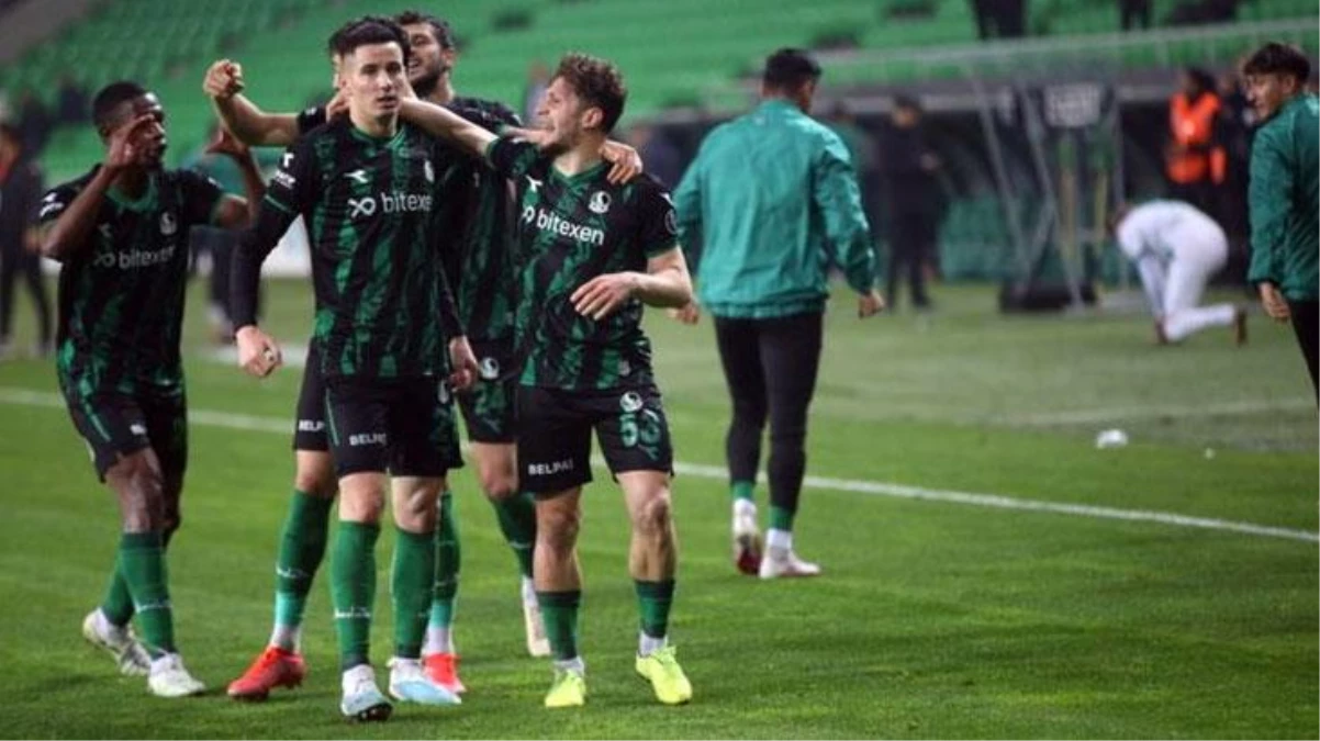Sakaryaspor 15 sezon sonra Süper Lig hasretini bitirmenin eşiğinde