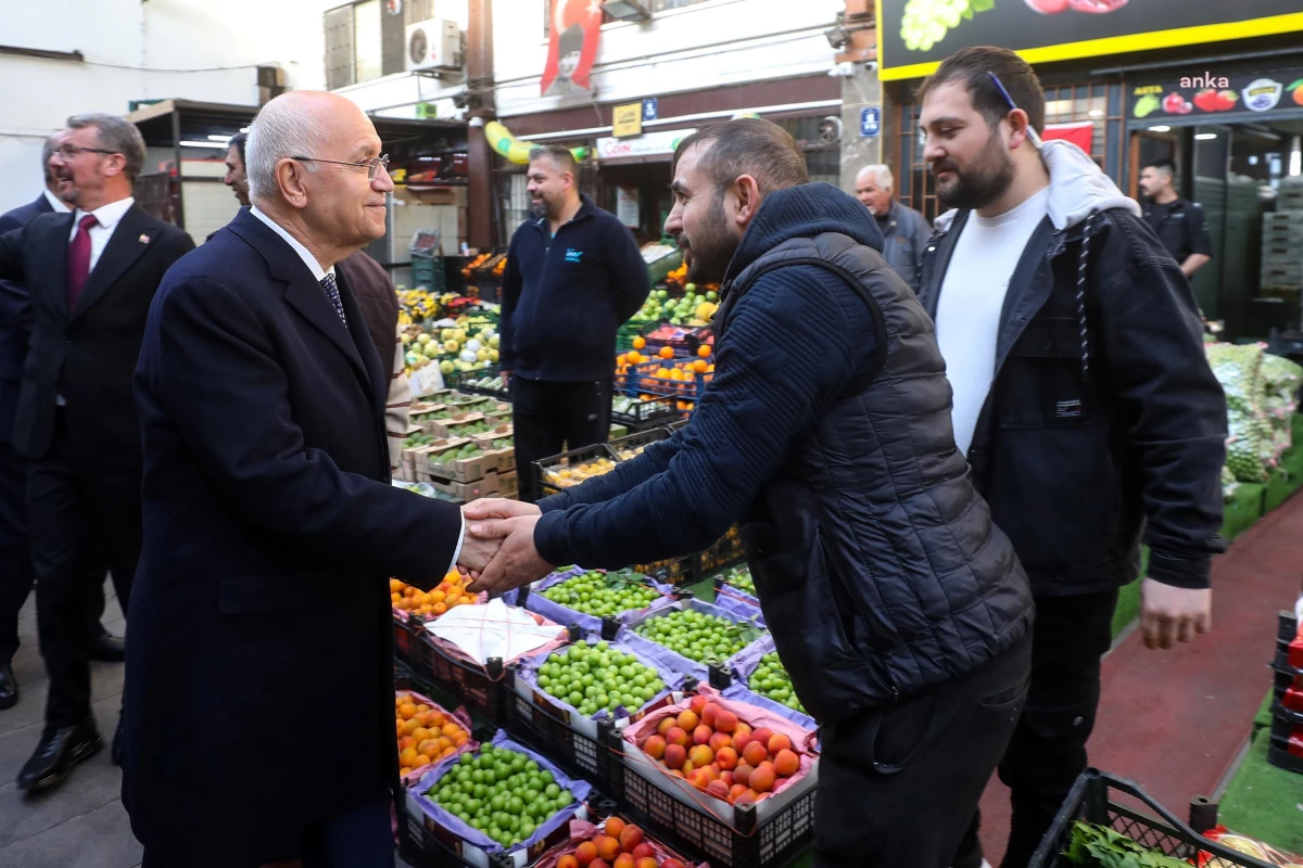 Yenimahalle Belediye Başkanı Ankara Hali\'nde Esnaf Ziyareti Yaptı