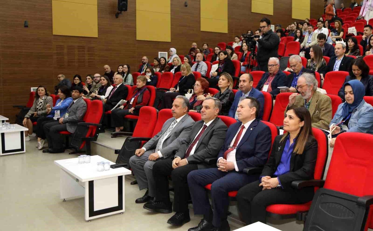 36. Ulusal Dilbilim Kurultayı Erciyes Üniversitesi\'nde düzenlendi