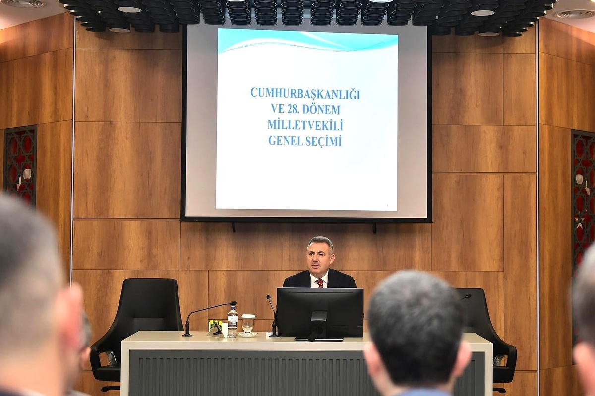 Adana Valisi Süleyman Elban Seçim Öncesi Güvenlik Tedbirlerini Görüştü