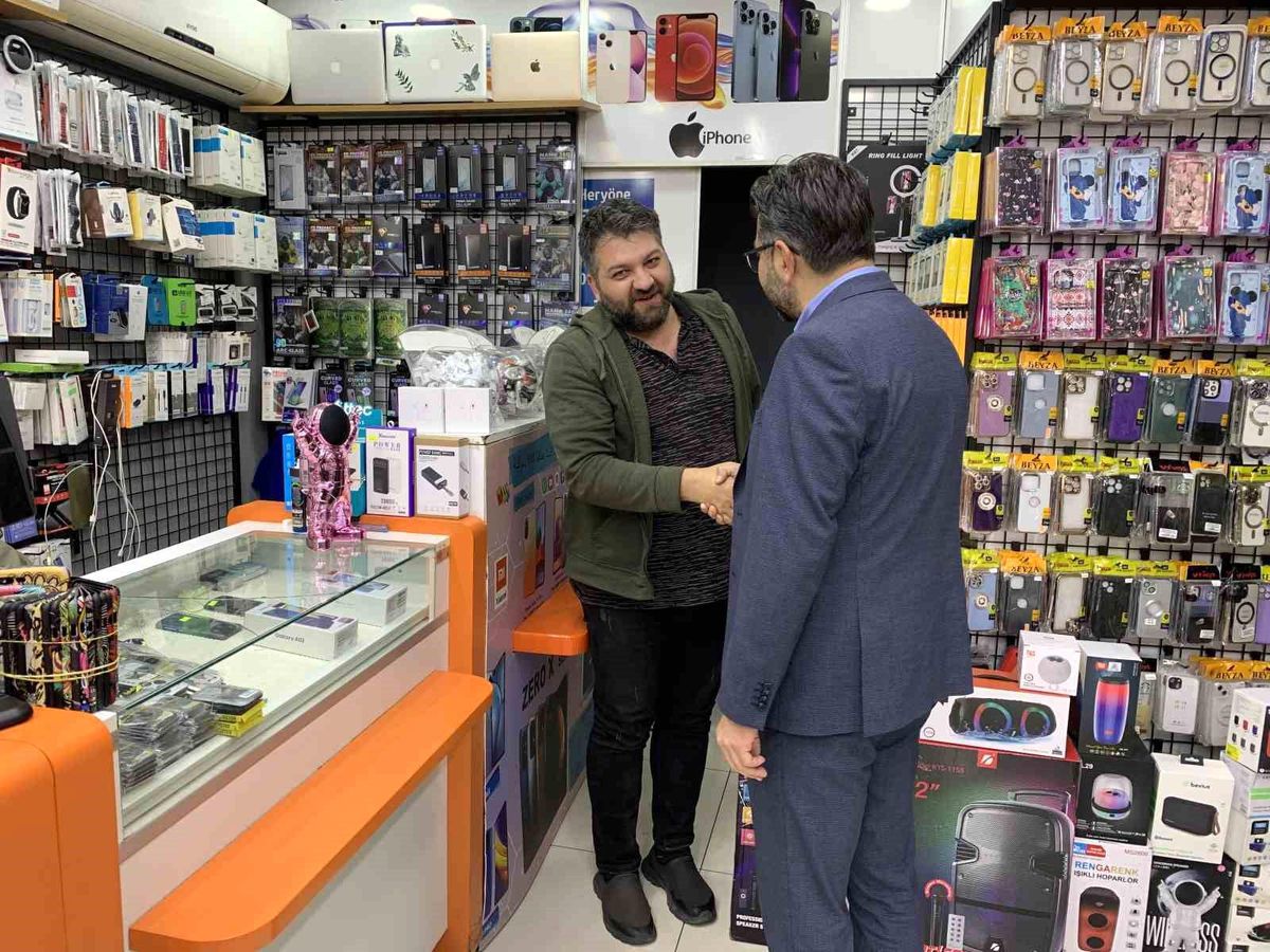 AK Parti milletvekili adayı Kar, Fatih\'te vatandaşlarla bir araya geldi
