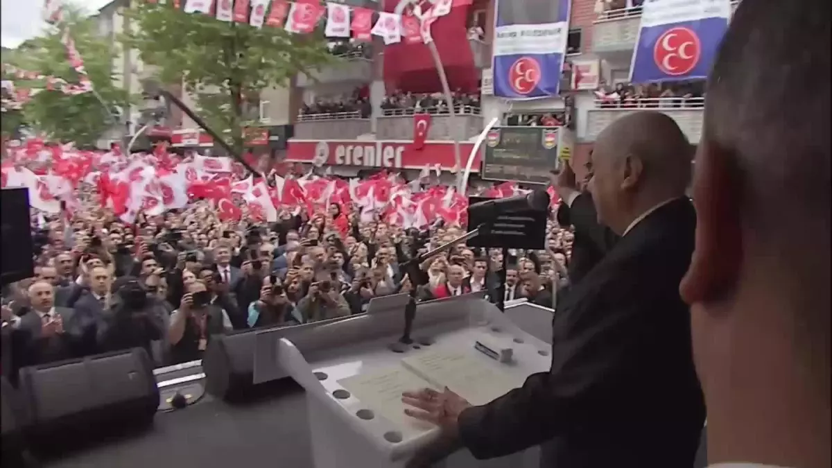 Bahçeli: Güçlendirilmiş Parlamenter Sistem peşinde koşanlar FETÖ ve PKK\'nın dümen suyuna giren yozlaşmış siyasi partilerdir