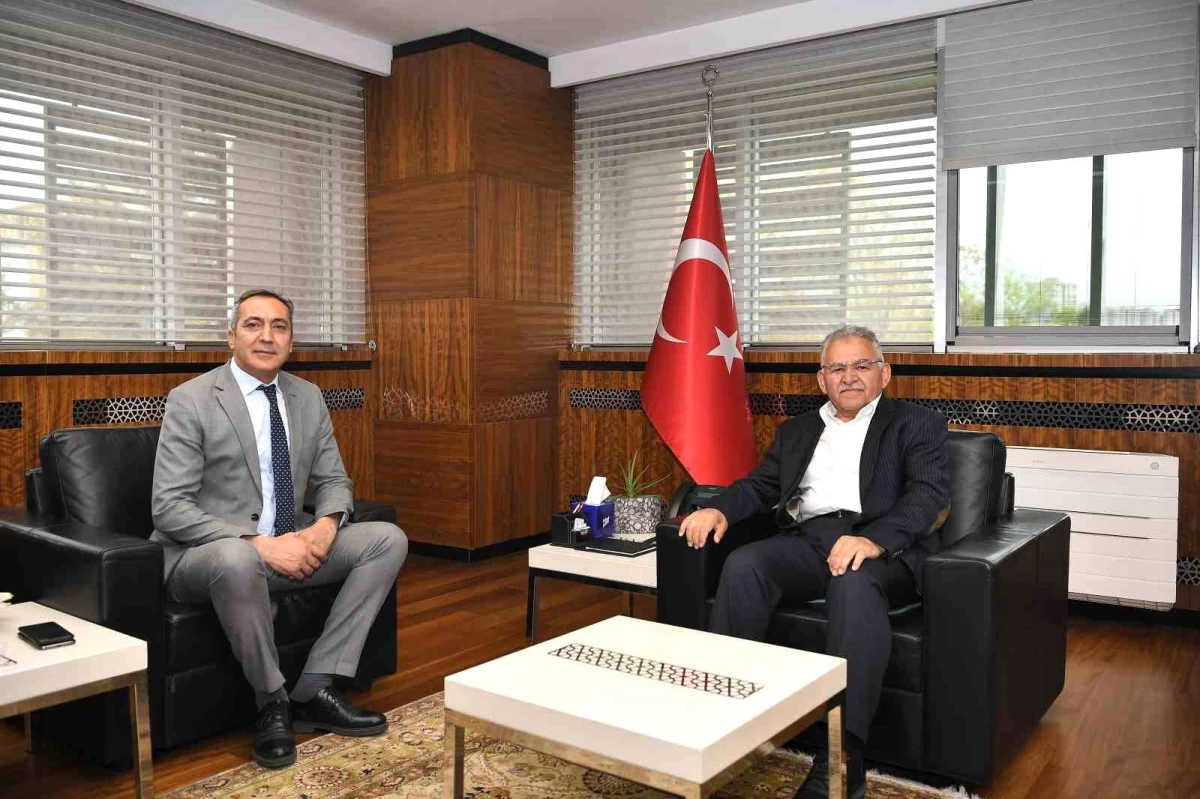 Kayseri Büyükşehir Belediye Başkanı, kamu kurum ve kuruluşlarını kabul etti