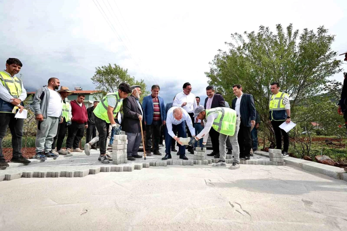 Denizli Büyükşehir Belediye Başkanı Osman Zolan Tavas\'ta Üstyapı Çalışmalarını İnceledi