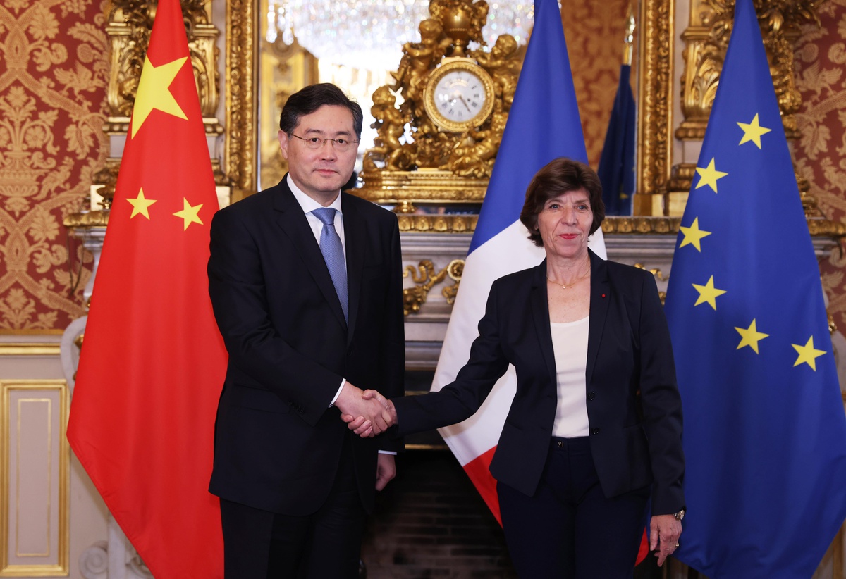 Çin Dışişleri Bakanı Qin Gang, Fransa Dışişleri Bakanı ile Paris\'te görüştü