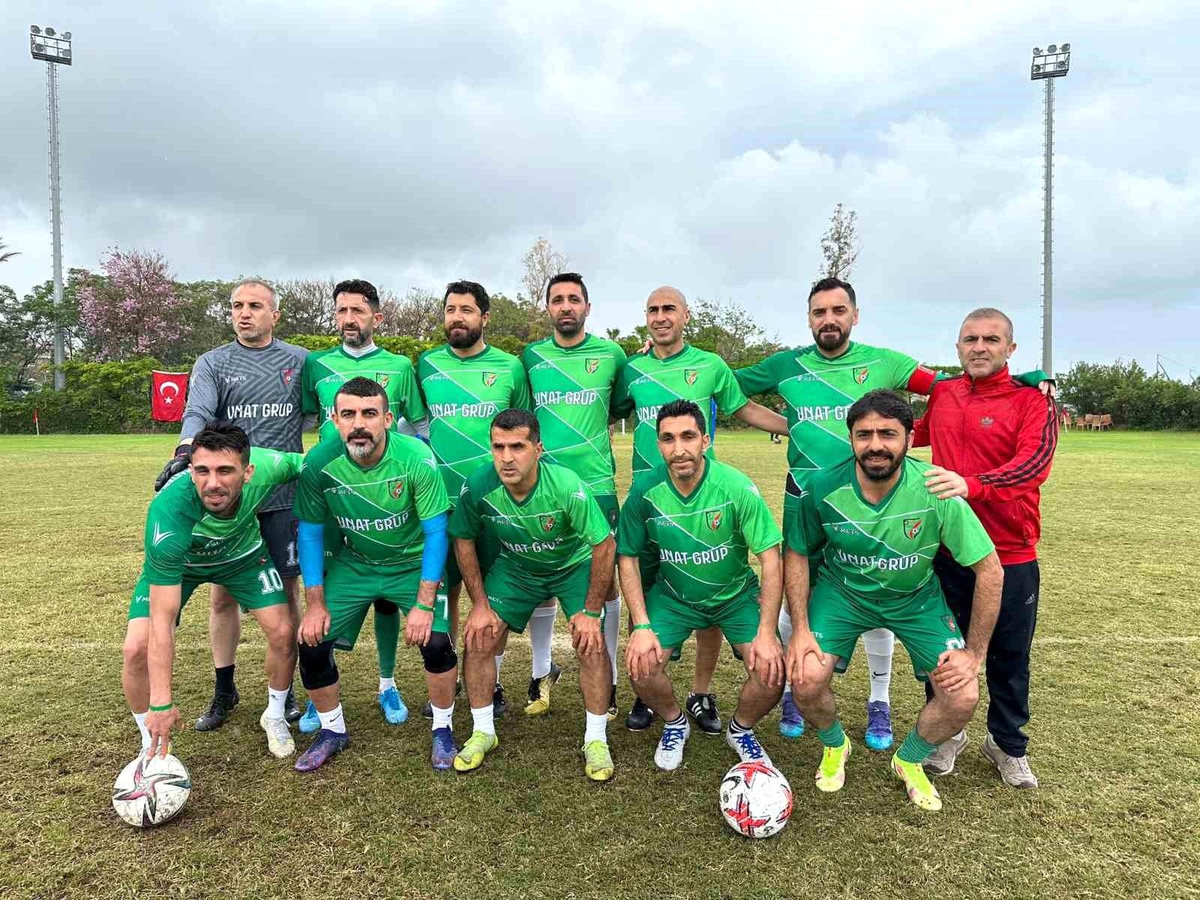 Diyarbakır Masterler Futbol Takımı Antalya Soccer Cup\'ta Şampiyonluğa Ulaştı