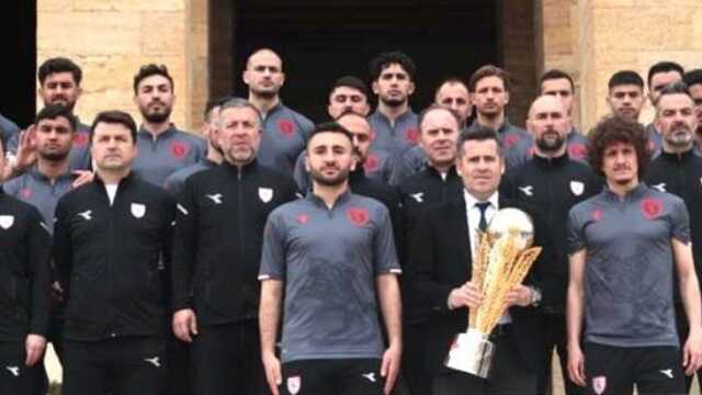 İlk durakları Ankara oldu! Süper Lig'e çıkan Samsunspor'dan gönülleri fetheden hareket İlk durakları Ankara oldu! Süper Lig'e çıkan Samsunspor'dan gönülleri fetheden hareket