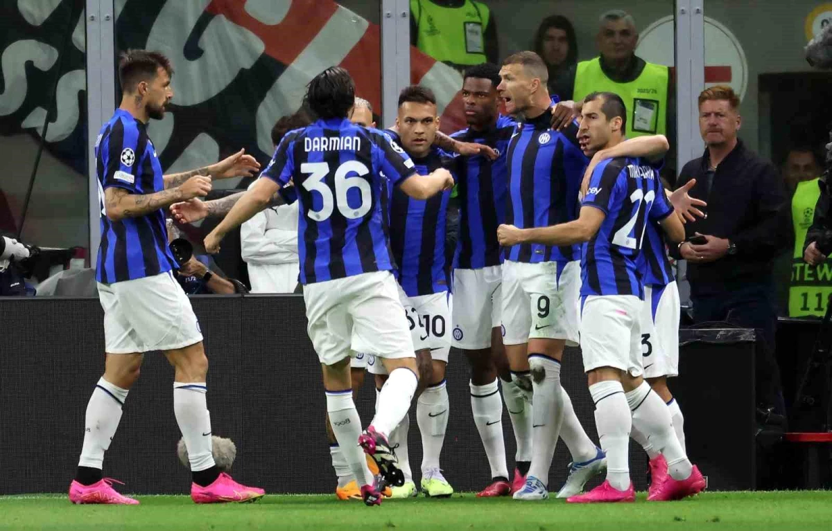 Inter, Milan\'ı 2-0 mağlup ederek avantaj elde etti
