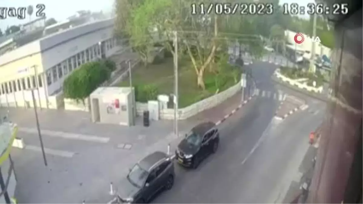 İsrail\'in hava saldırısına Gazzeden roketli cevap: 1 ölü 5 yaralı