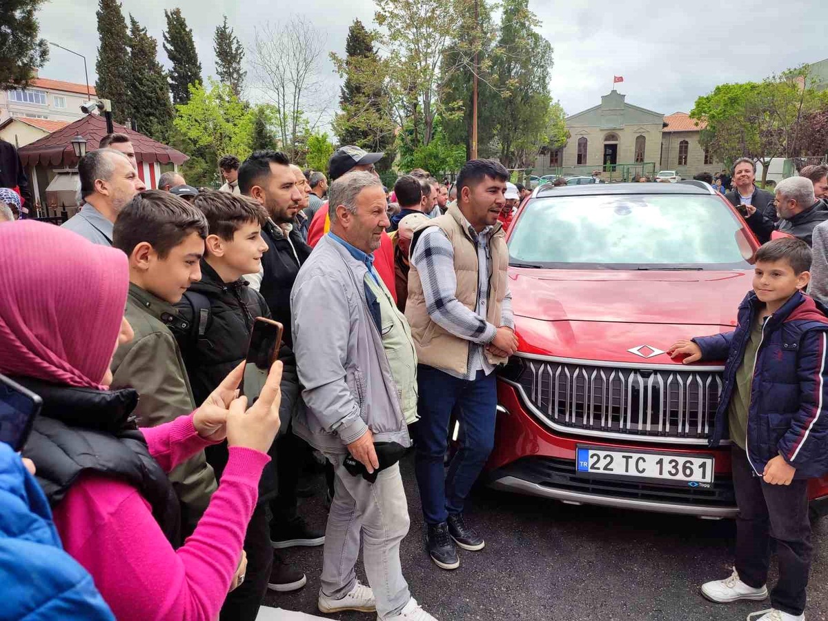 Türkiye\'nin yerli ve milli otomobili Togg Keşan\'da sergilendi