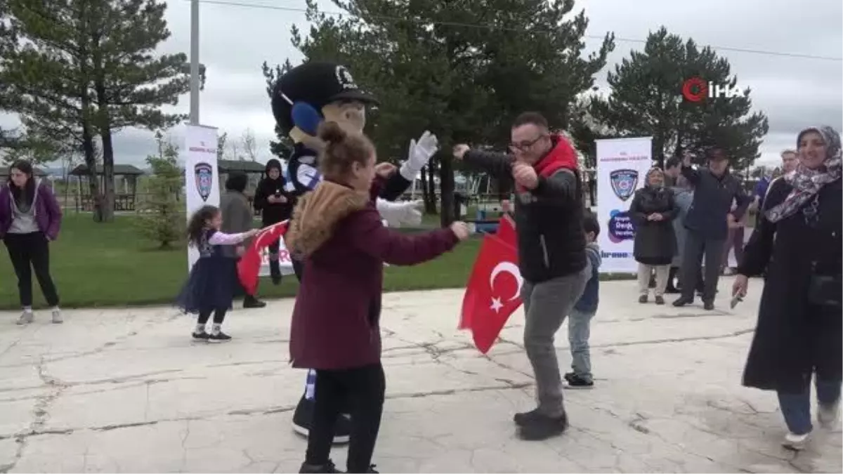 Polis ekipleri özel ve engelli bireylere unutulmaz bir gün yaşattı