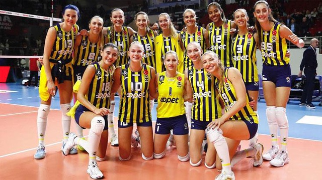 Kupa hasreti dindi! Sultanlar Ligi'nde şampiyon Fenerbahçe Kupa hasreti dindi! Sultanlar Ligi'nde şampiyon Fenerbahçe
