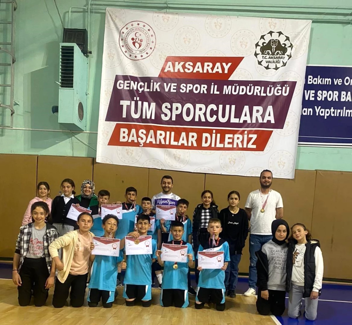 Sülün Balı-Mubahat Açıkgözoğlu Ortaokulu Voleybol Takımı Şampiyon Oldu