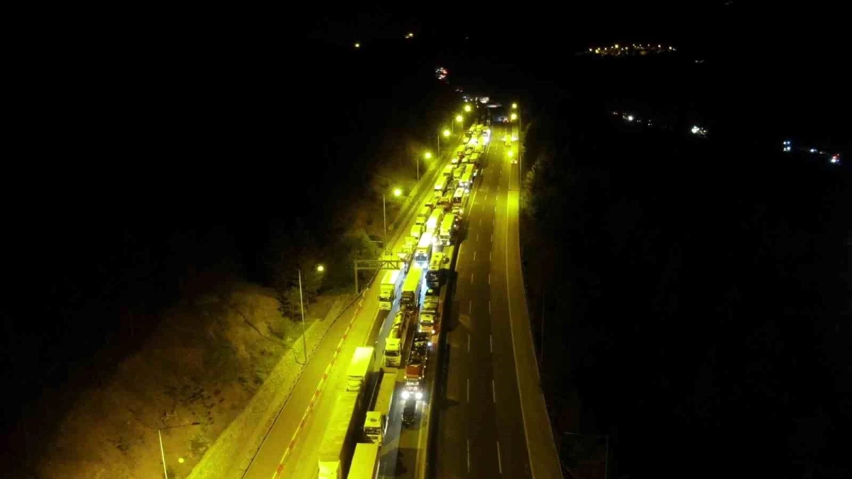 Adana\'da Zincirleme Trafik Kazası: 7 Ölü, 7 Yaralı