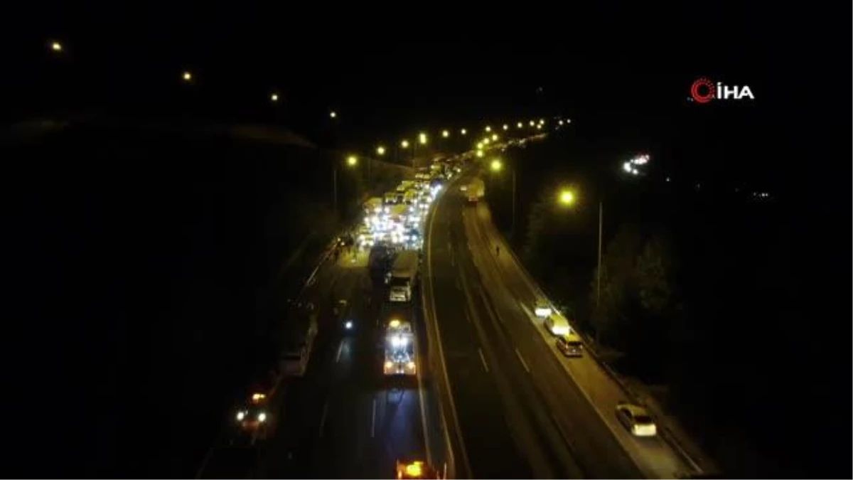 Adanada 13 aracın karıştığı kazada kapanan otoyol ulaşıma açıldı