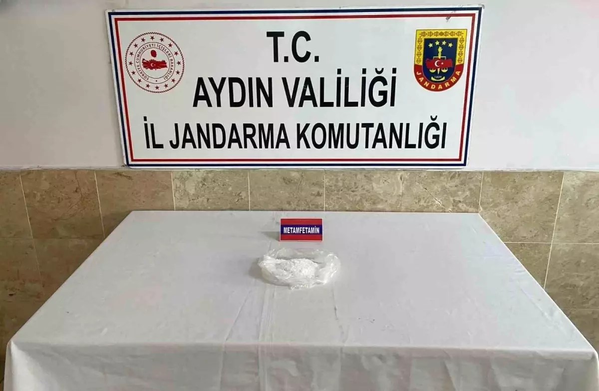 Aydın\'da Motosikletle Uyuşturucu Taşıyan Torbacı Yakalandı