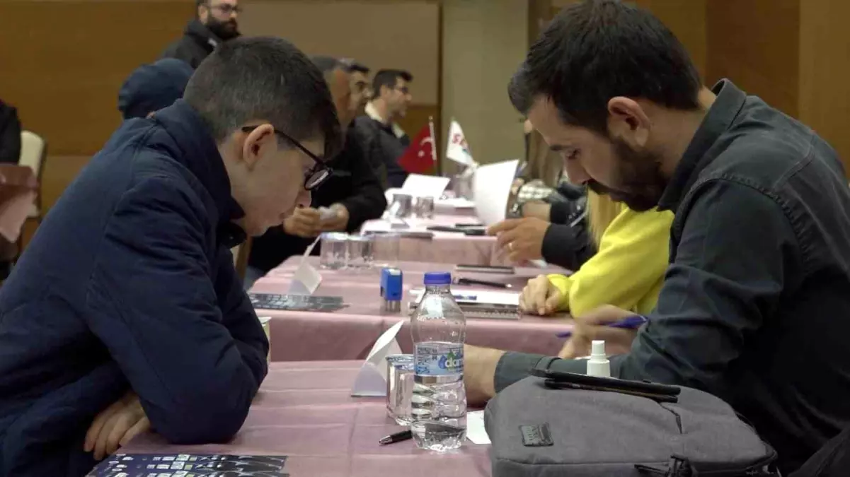 Tuzla Belediyesi, 25 firmanın katıldığı toplu iş görüşmesi düzenledi