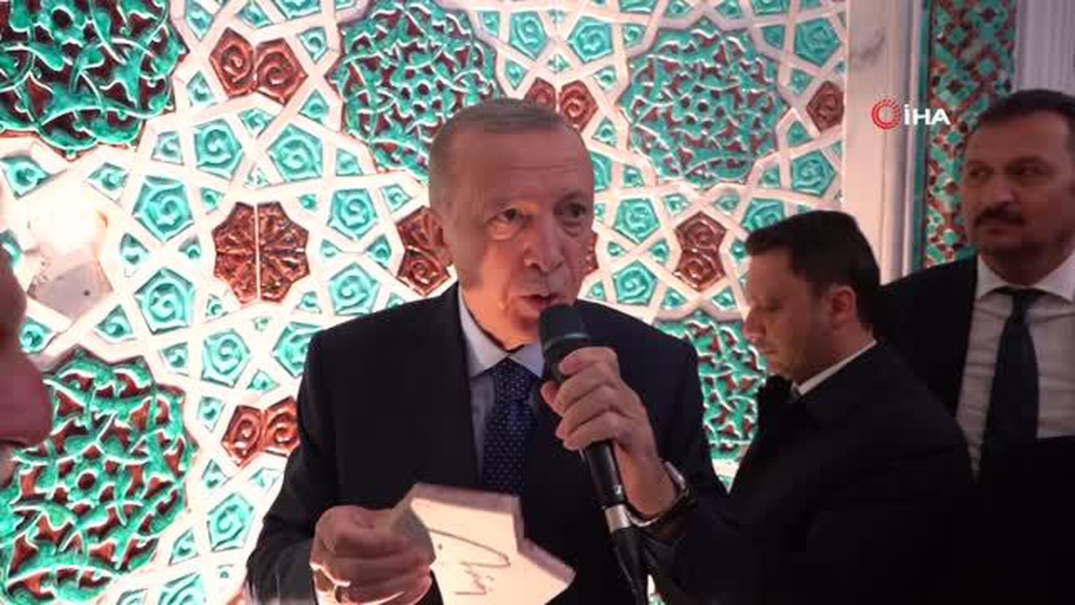Cumhurbaşkanı Erdoğan Barbaros Hayrettin Paşa Cami minberine kilit taşını monte etti