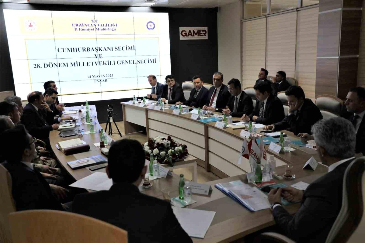 Erzincanda Seçim Güvenliği Toplantısı ve Kaymakamlar Toplantısı Yapıldı