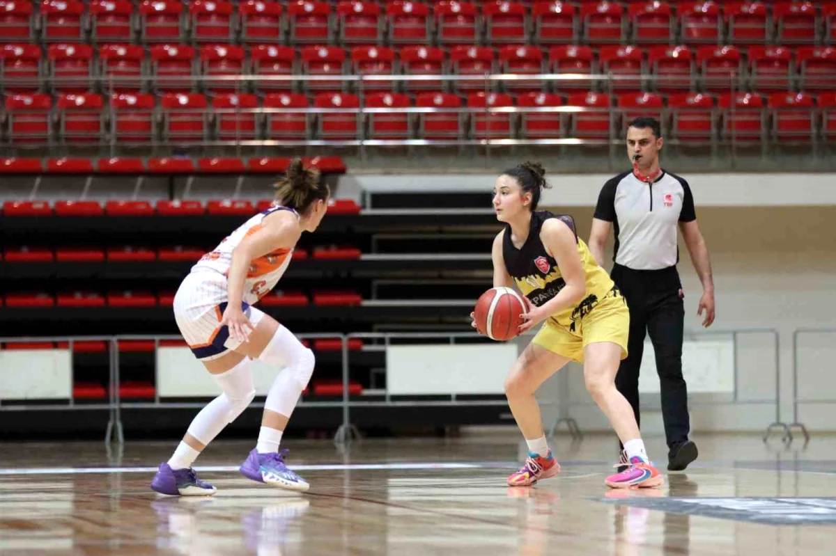 Kepez U16 Kız Basketbol Takımı Türkiye Şampiyonasında zirveyi hedefliyor