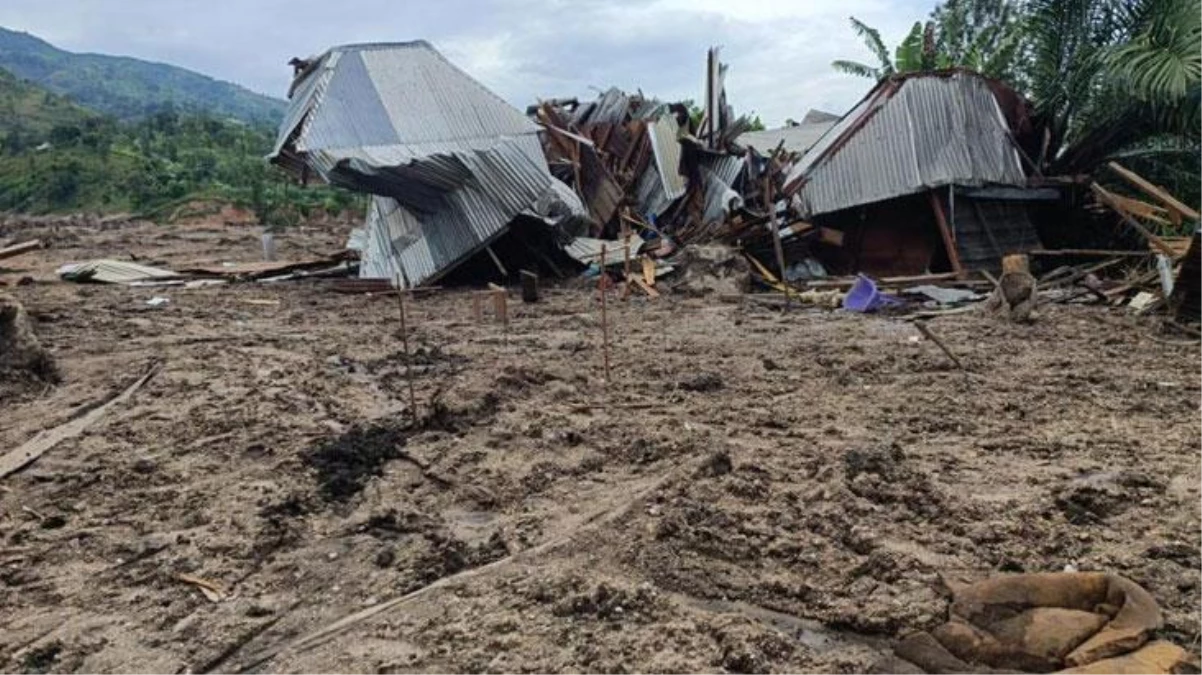 Kongo Demokratik Cumhuriyeti\'nde meydana gelen sel ve heyelan felaketlerinde 438 kişi yaşamını yitirirken, 5 binden fazla kayıp var