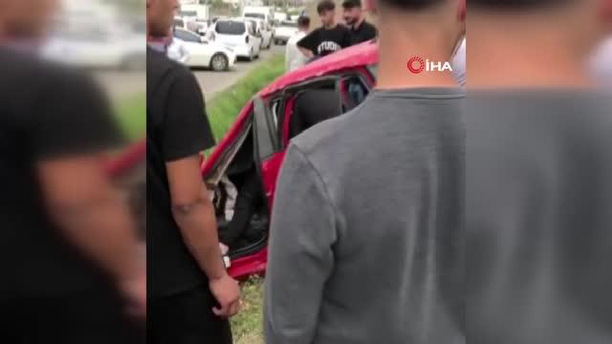 Kontrolden çıkan araç güvenlik kulübesine girdi: 2 ağır yaralı