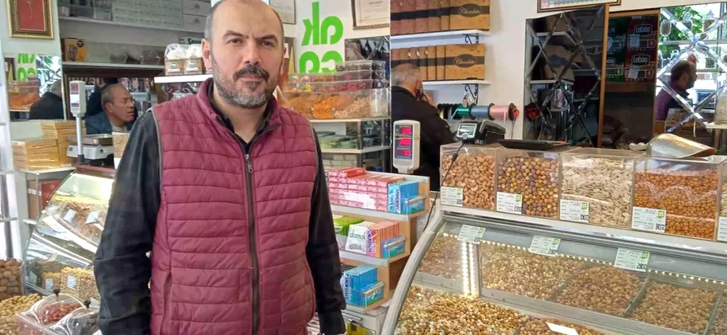 Eskişehir\'deki Kuruyemiş Esnafında Düğün Çerezi Sezonu Hareketliliği