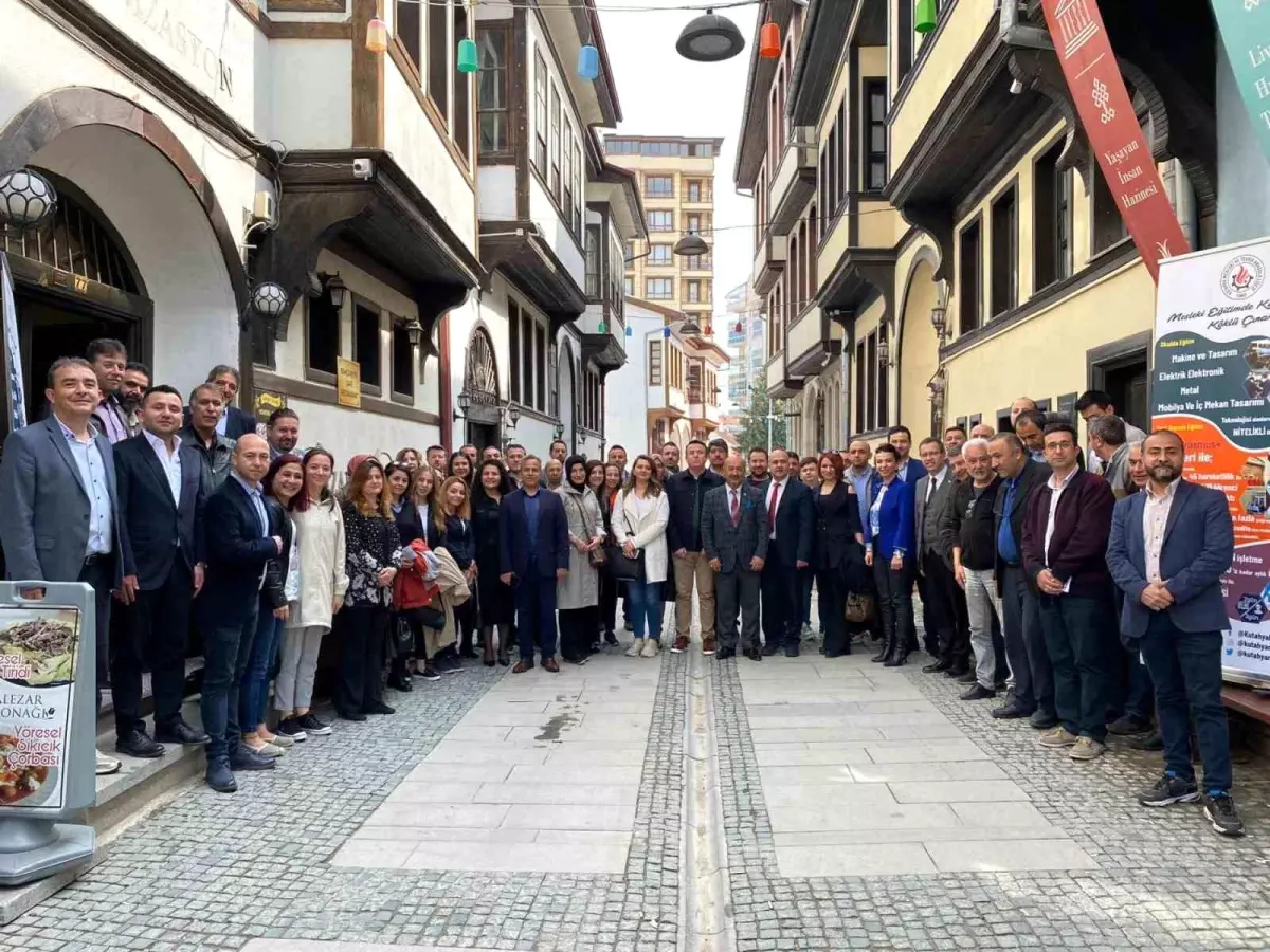 Kütahya Mesleki ve Teknik Anadolu Lisesi\'nde Sanayi-Okul İşbirliği Toplantısı