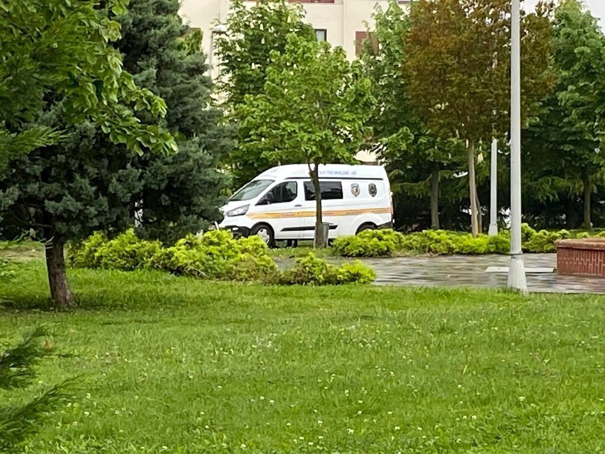 Kocaeli\'de Mesire Alanında Silahla Vurulmuş Erkek Cesedi Bulundu