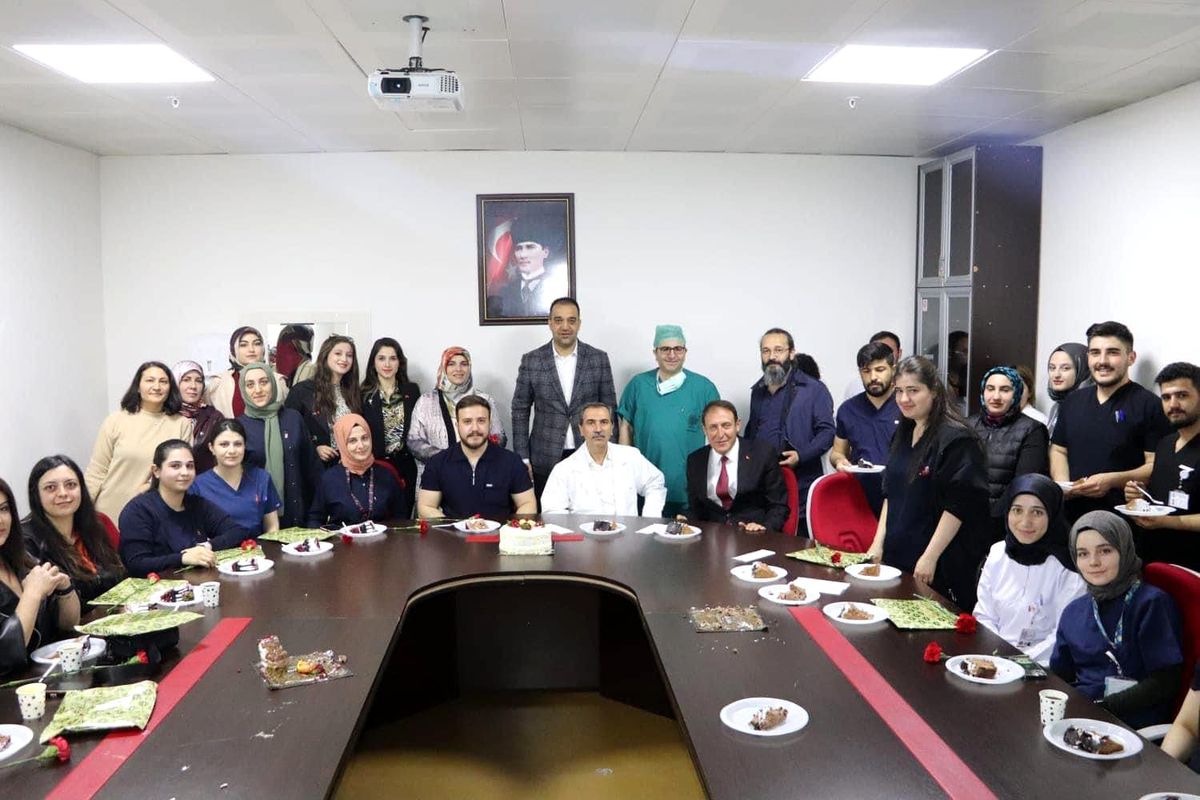 MHP Erzurum Milletvekili Adayı Hanifi Macit, seçim çalışmalarını hastanede sürdürdü