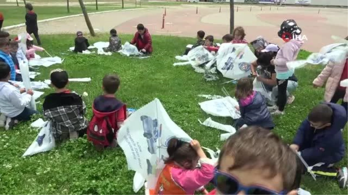 Trafik Haftasında Depremzede Çocuklar Uçurtma Şenliğinde Eğlendi