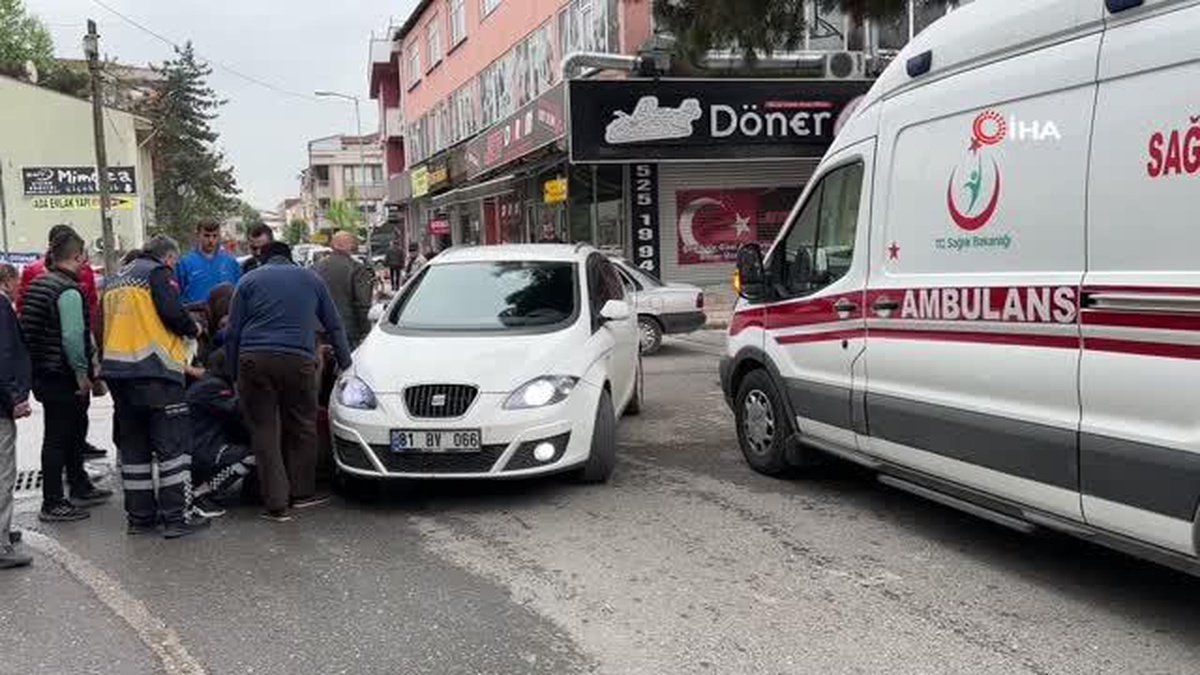 Yaşlı kadına otomobil çarptı... İlk müdahaleyi olay yerinden geçen hemşireler yaptı