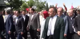 AK Parti Konya Teşkilatı Seçim Çalışmalarını Yürüyüşle Tamamladı