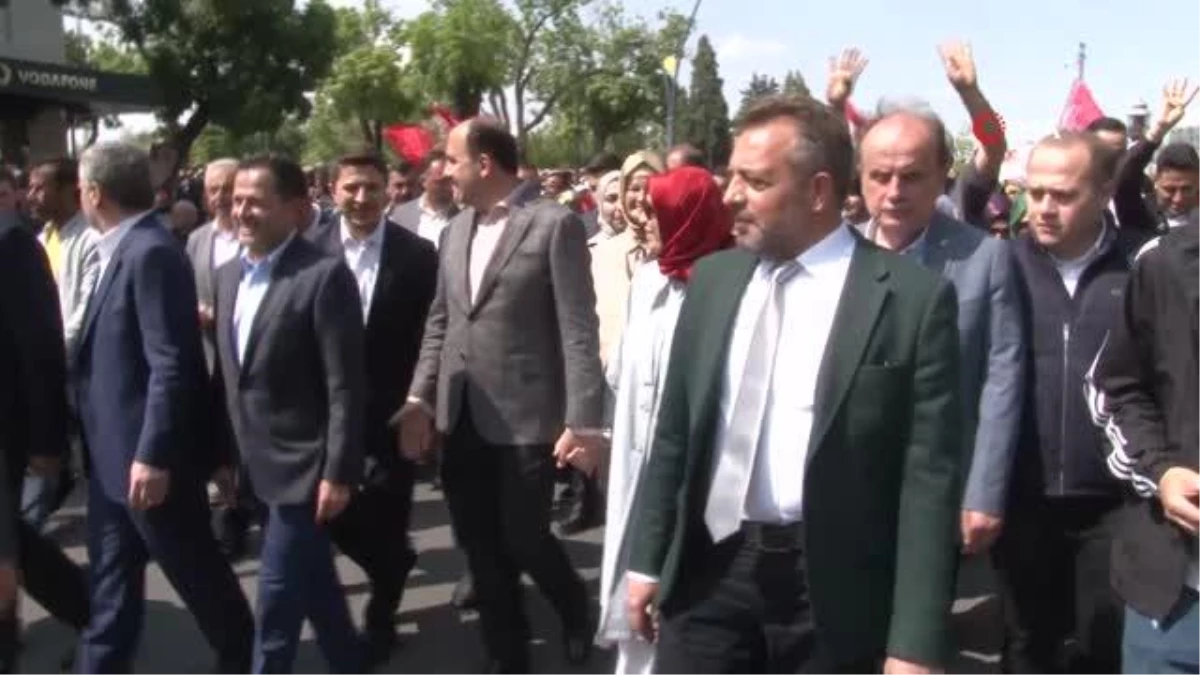 AK Parti Konya Teşkilatı Seçim Çalışmalarını Yürüyüşle Tamamladı