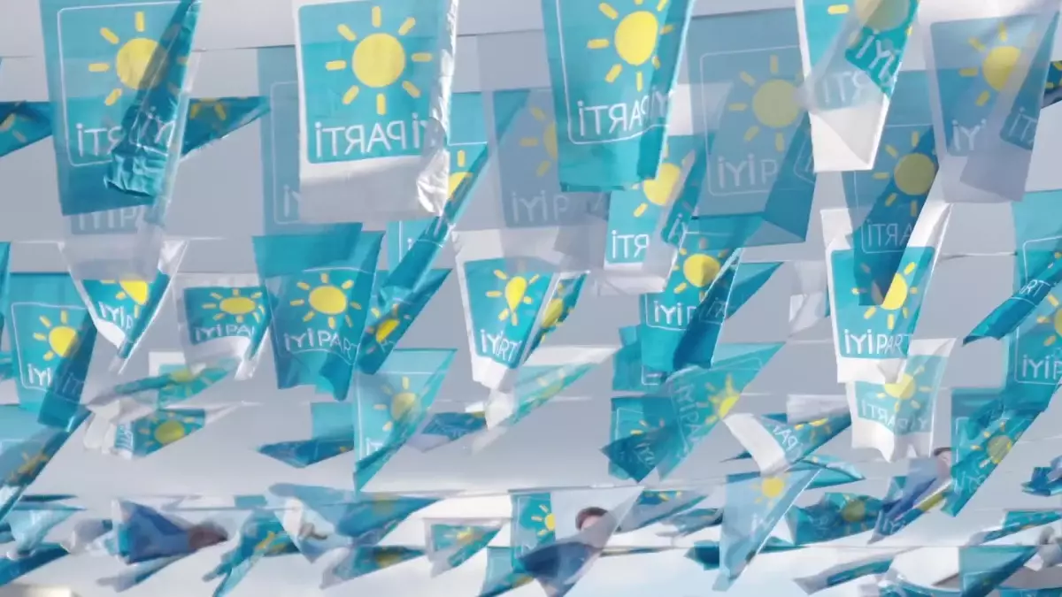 Meral Akşener\'den Seçim Şarkısı Paylaşımı