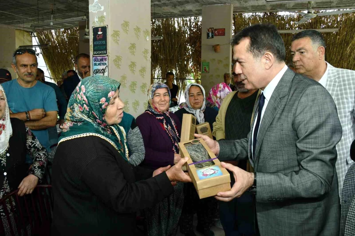 Mersin Yenişehir Belediye Başkanı Abdullah Özyiğit, kırsal mahalleleri ziyaret etti