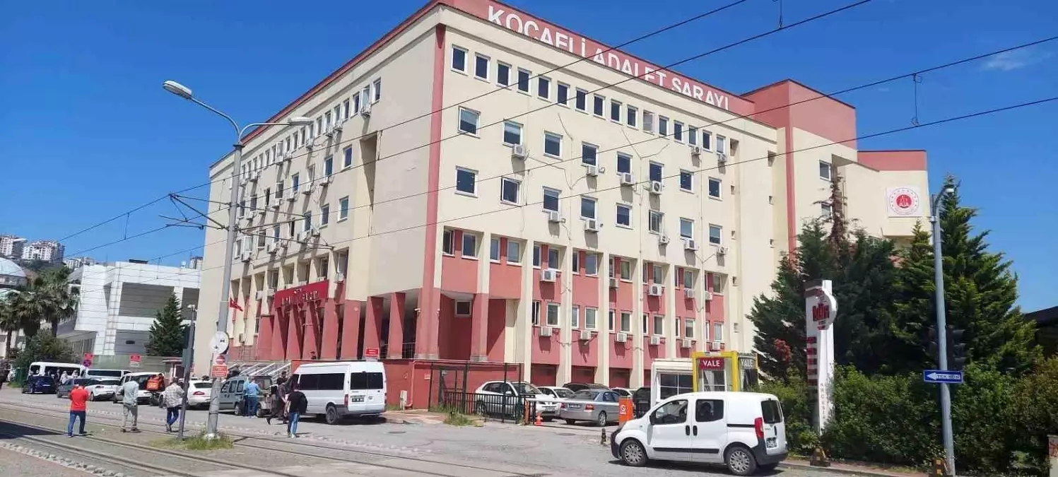 Kocaeli'de Hoca İddiasıyla Cin Çıkarma ve Büyü Yapma Davası Görüldü