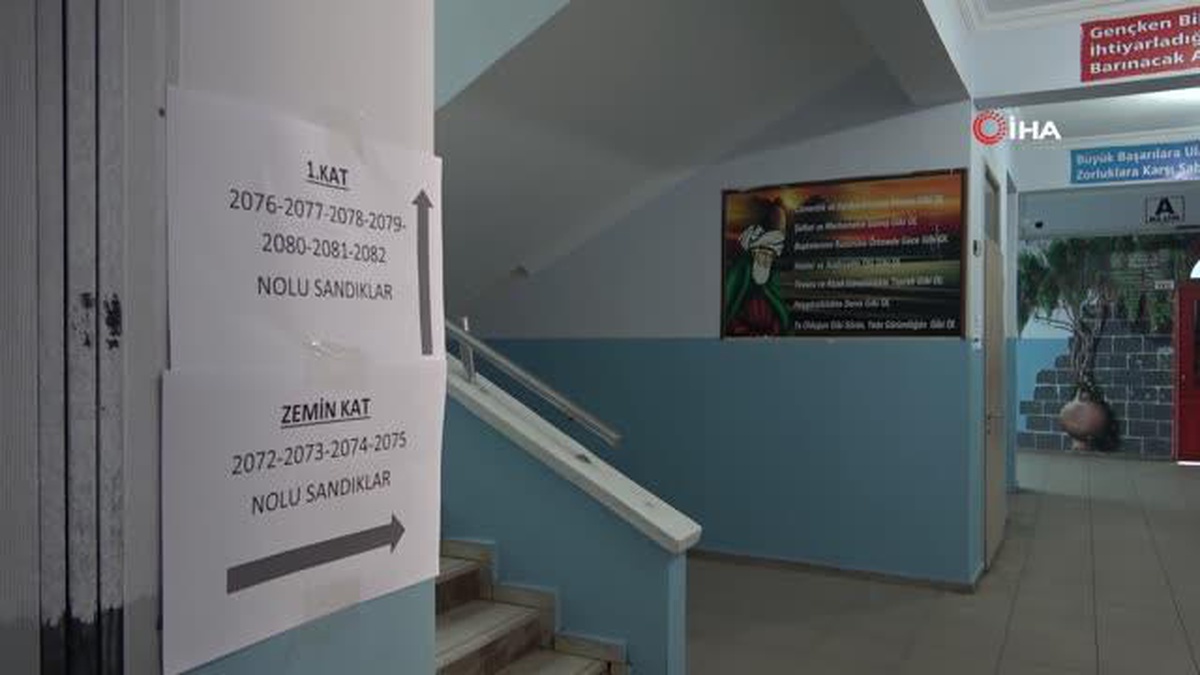 Diyarbakır\'da depremlerden etkilenen yerlere sandık kuruldu