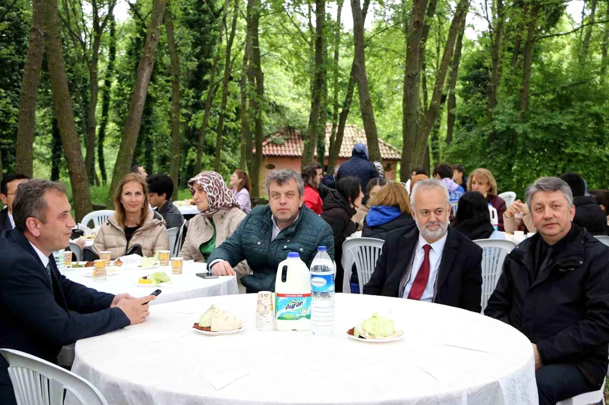 Yenikent Devlet Hastanesi Hemşireler Günü ve Ebeler Haftası\'nı kutladı