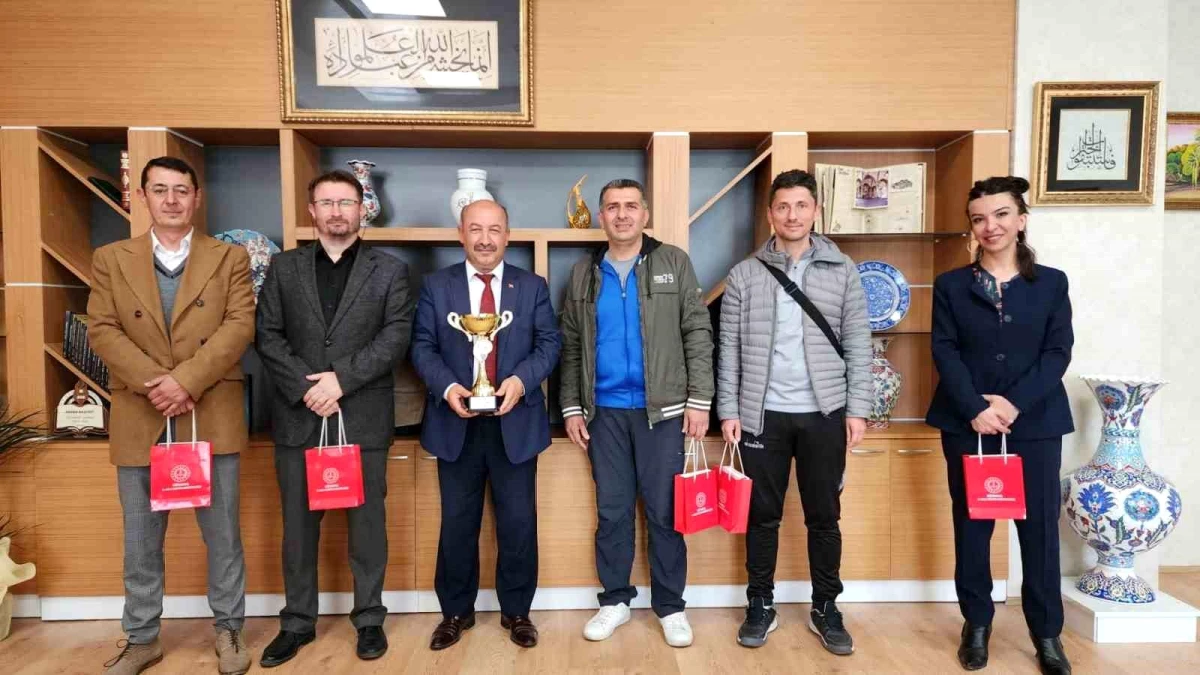 Kütahya İl Milli Eğitim Müdürlüğü Masa Tenisi Takımı Türkiye Finallerine Katılacak