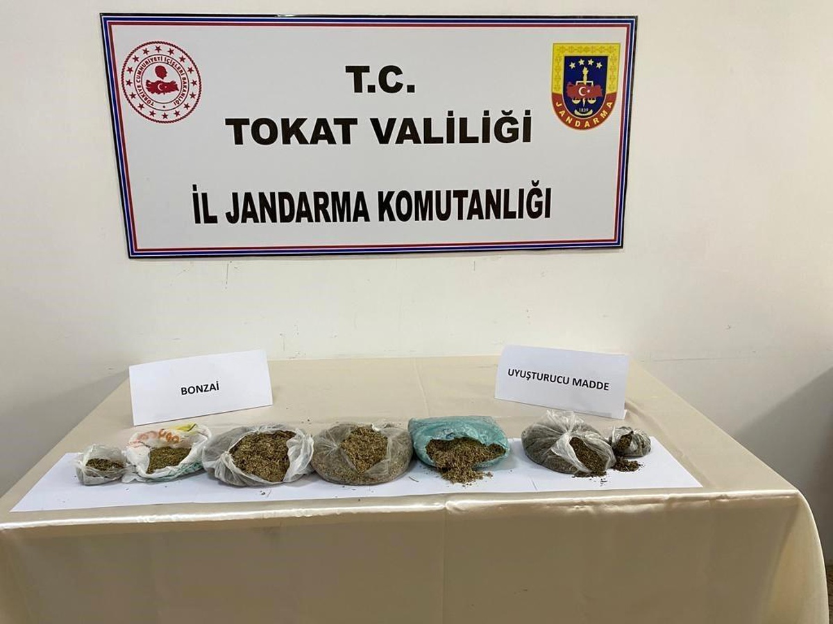 Tokat Jandarma Ekipleri İstanbul\'dan Temin Edilen Uyuşturucu Maddeleri Ele Geçirdi